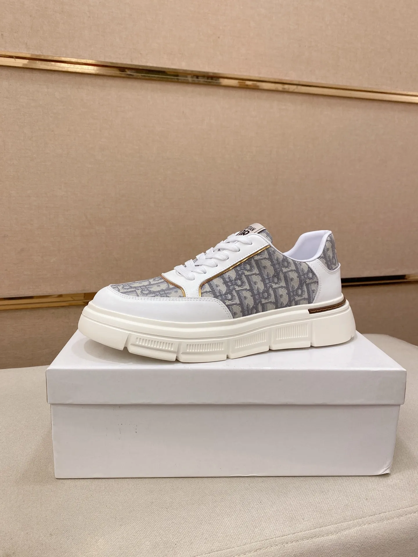Men's men's shoes 💰 420💰🇮🇹🇮🇹Dior D new model is on sale at the same time, upper 🇮🇹Imported stretch fabric from Italy Fully imported sheepskin lining💪💪, completely 1⃣️ to 1⃣️🇮🇹💪💪, ⚠Sole: Original sole provided by the original factory, exclusive movable molded sole super comfortable, ⚠Original factory follow-up, 🔍🔍high quality, you can come in and out at will, welcome to compare⚠. Code number:38-44